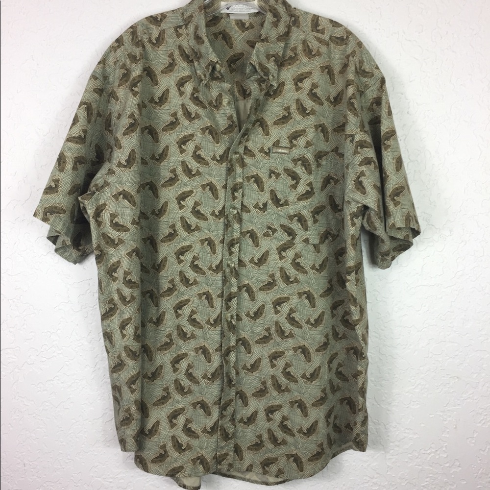 Columbia men's Button down s/s camp shirt fish L